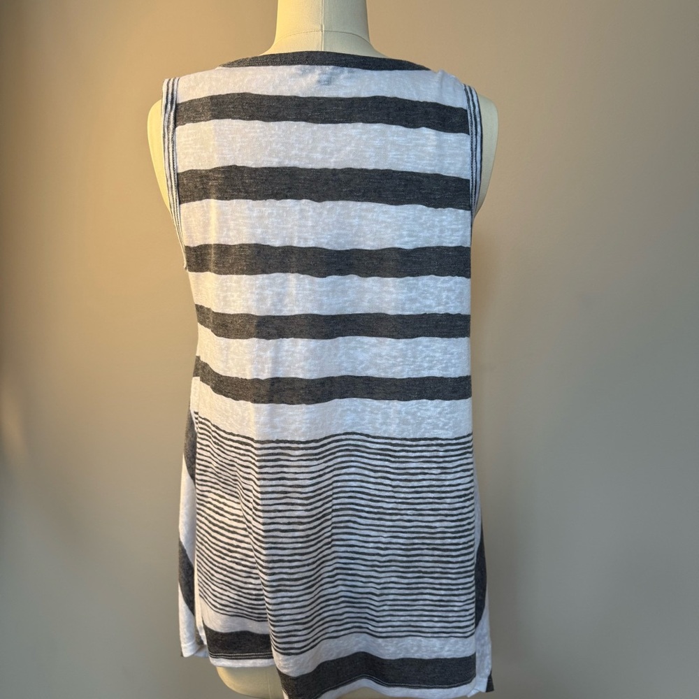 For Cynthia Gray/Tan & White Striped Tank Tops, Medium, New, Set of 2 - Picture 5 of 16